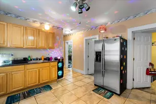 205 Smith St, Bridgeport, CT 06607 - Photo 14