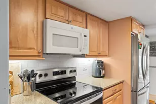 64 Greenwich Way, Milford, CT 06460 - Photo 6