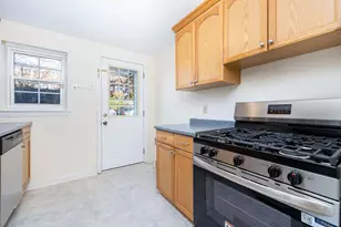 1014 Trout Brook Dr, West Hartford, CT 06119 - Photo 8