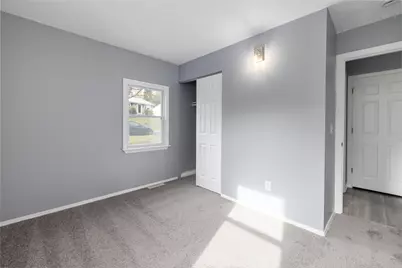 21 Longwood Drive, Naugatuck, CT 06770 - Photo 10