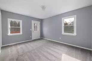 21 Longwood Dr, Naugatuck, CT 06770 - Photo 8