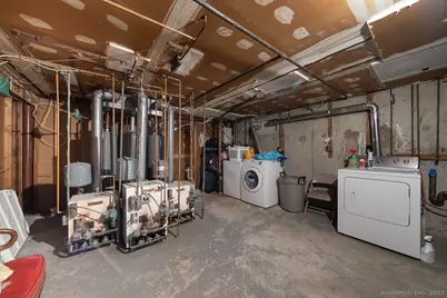 66 Elizabeth Ann Drive, New Haven, CT 06512 - Photo 16