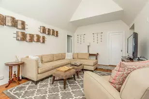 47 Lafayette Pl, Greenwich, CT 06830 - Photo 8