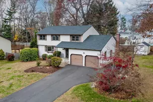 252 Woodmont Dr, East Hartford, CT 06118 - Photo 2