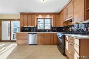 17 Inchcliffe Dr, Ledyard, CT 06335 - Photo 10