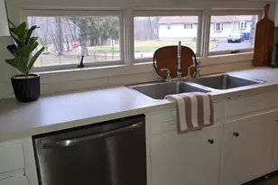 20 Palmer St, Montville, CT 06382 - Photo 6