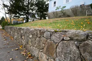 123 Beverly Dr, Bridgeport, CT 06610 - Photo 8