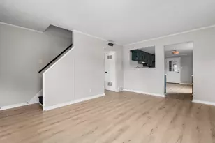 16 Greenway Pl, Meriden, CT 06451 - Photo 6