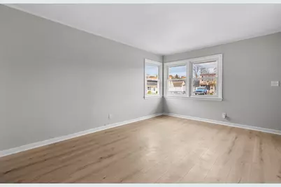 16 Greenway Place, Meriden, CT 06451 - Photo 4