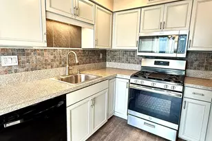 27 Country Walk, Shelton, CT 06484 - Photo 4