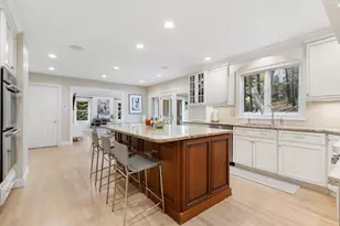 338 Orchard Hill Ln, Fairfield, CT 06824 - Photo 14