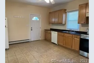 44 Oak Avenue #1st flr, Shelton, CT 06484 - Photo 4