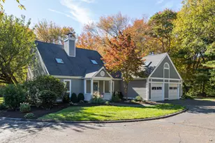 21 Centre Village Dr, Madison, CT 06443 - Photo 2
