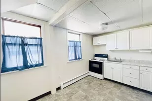 425 Montauk Ave, New London, CT 06320 - Photo 1