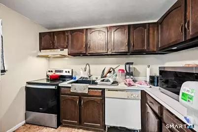 826 Blackstone Village #826, Meriden, CT 06450 - Photo 10