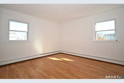 33 Dora Street, Stamford, CT 06902 - Photo 26