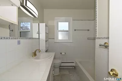 33 Dora Street, Stamford, CT 06902 - Photo 14