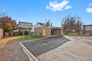 33 Dora St, Stamford, CT 06902 - Photo 34