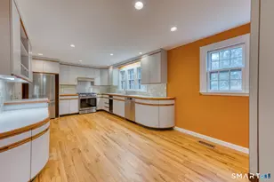 344 N Steele Rd, West Hartford, CT 06117 - Photo 12