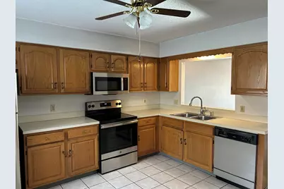 329 Scott Road #APT B8, Waterbury, CT 06705 - Photo 4
