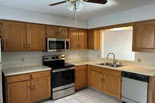 329 Scott Rd, Waterbury, CT 06705 - Photo 4