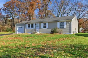 31 Farmstead Cir, Bloomfield, CT 06002 - Photo 6