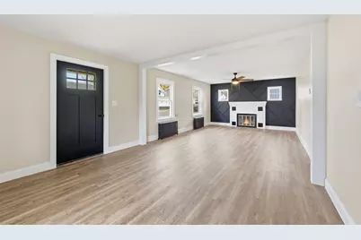 23 Woodlawn Avenue, Enfield, CT 06082 - Photo 8