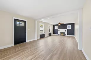 23 Woodlawn Ave, Enfield, CT 06082 - Photo 8