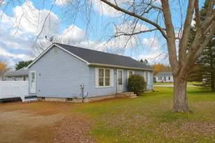 7 Shelby Cir, Killingly, CT 06241 - Photo 1
