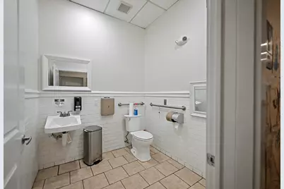 697 Foxon Road, East Haven, CT 06513 - Photo 8