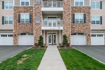 433 Brookside Court #433, Newtown, CT 06470 - Photo 4