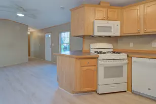 932 Long Cove Rd, Ledyard, CT 06335 - Photo 8