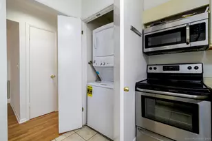 2437 Bedford St, Stamford, CT 06905 - Photo 8