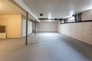 147 Enfield St, Hartford, CT 06112 - Photo 30