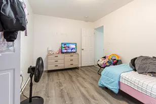 147 Enfield St, Hartford, CT 06112 - Photo 12