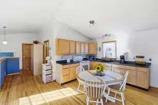 35 Pine St, Waterford, CT 06385 - Photo 10