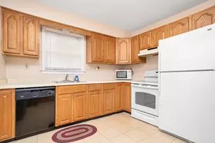 60 Deerfield Dr, Manchester, CT 06040 - Photo 8