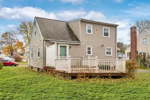 60 Deerfield Dr, Manchester, CT 06040 - Photo 2