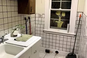 225 Robbins St, Waterbury, CT 06708 - Photo 4