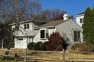 15 Sunwich Rd, Norwalk, CT 06853 - Photo 2