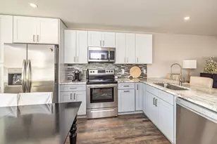 94 N Bridebrook Rd, East Lyme, CT 06357 - Photo 6