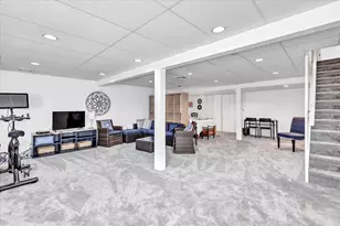 516 Opa Ln, Stratford, CT 06614 - Photo 32