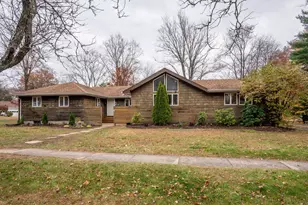 148 King Philip Dr, West Hartford, CT 06117 - Photo 2