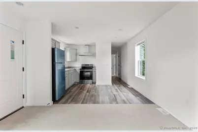 55 Sugar Street #20, Newtown, CT 06470 - Photo 2