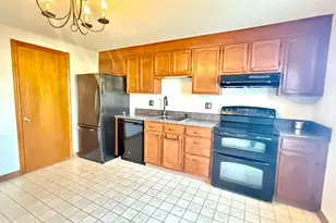 4 Persimmon Ln, Glastonbury, CT 06033 - Photo 4