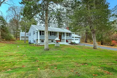 7 Deerfield Drive, Newtown, CT 06482 - Photo 2