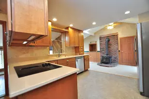 7 Peppercorn Ln, East Granby, CT 06026 - Photo 18