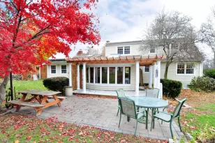 7 Peppercorn Ln, East Granby, CT 06026 - Photo 4