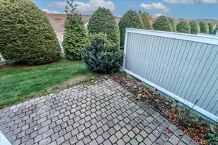 25 St George Pl, Newtown, CT 06482 - Photo 24