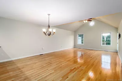 25 St George Place, Newtown, CT 06482 - Photo 14